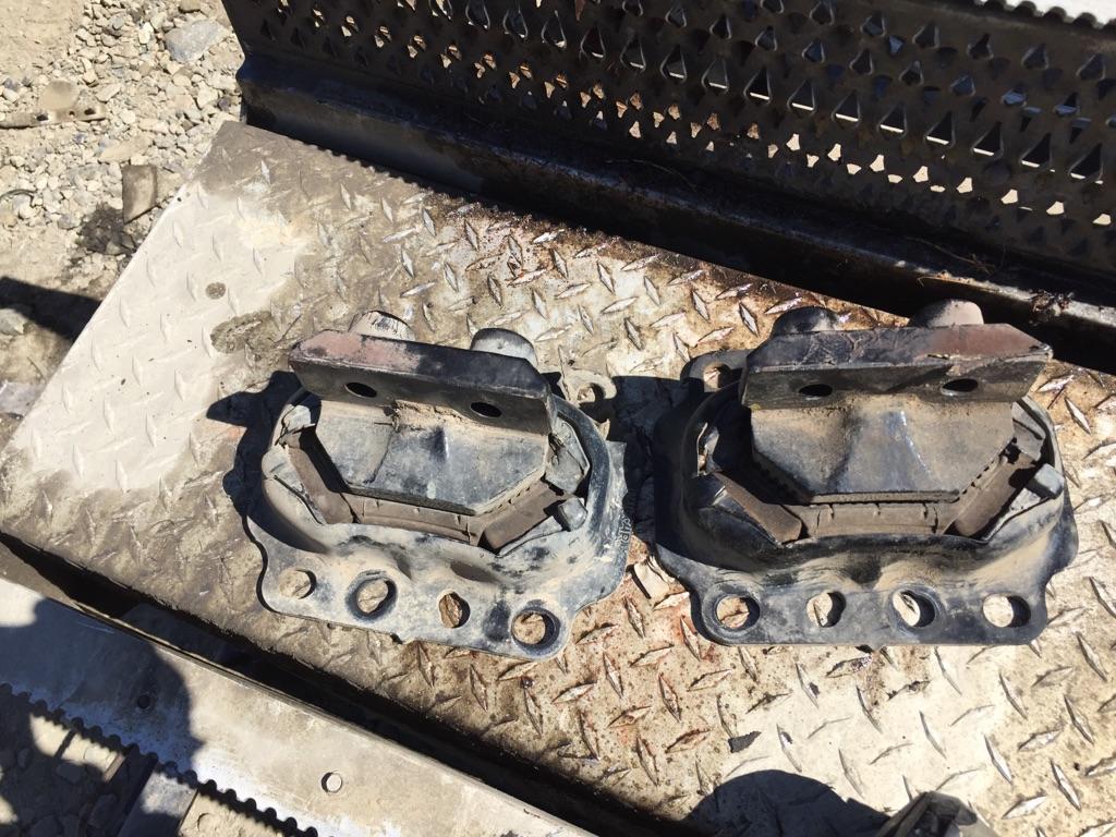 2005 Peterbilt 379 Engine Mounts Payless Truck Parts