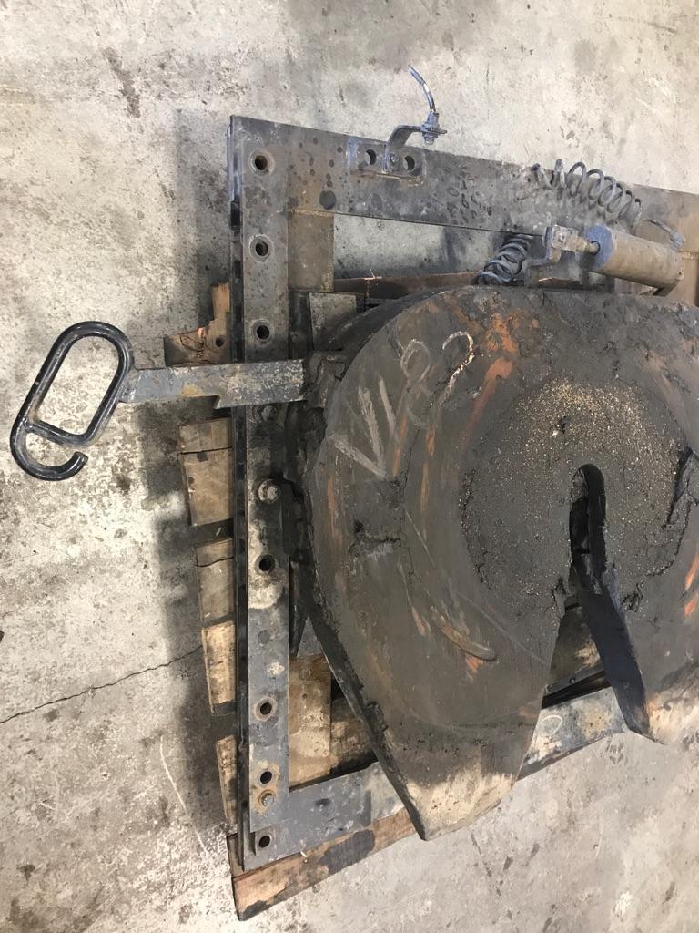 2012 Volvo Vnl64 Fifth Wheel Payless Truck Parts