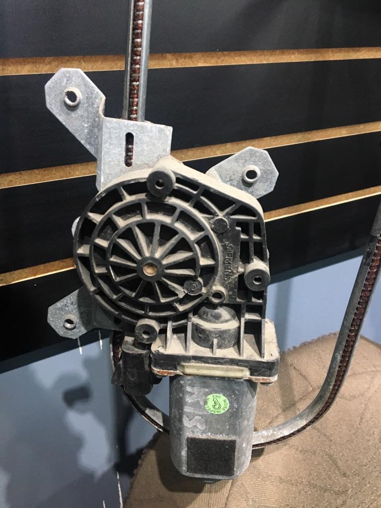 2010 Kenworth T660 Door Window Regulator, Front Payless Truck Parts