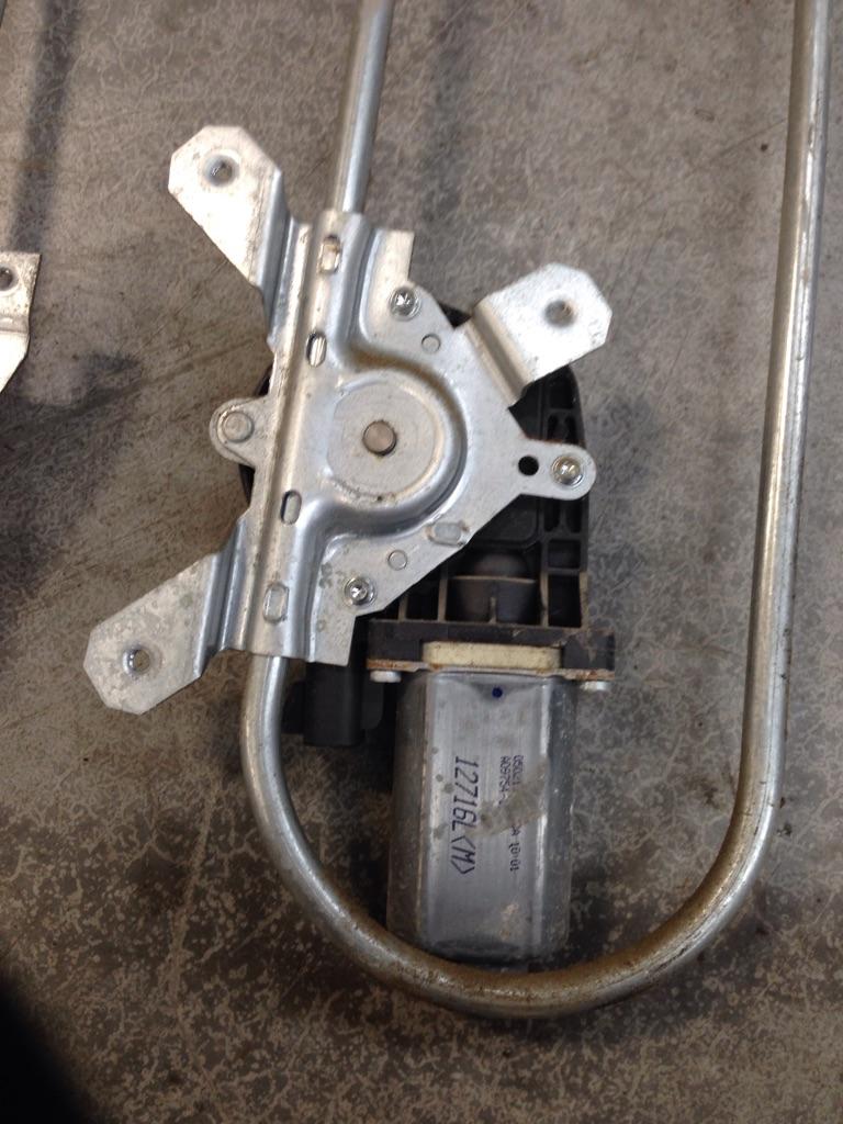 2014 Kenworth W900 Door Window Regulator, Front Payless Truck Parts