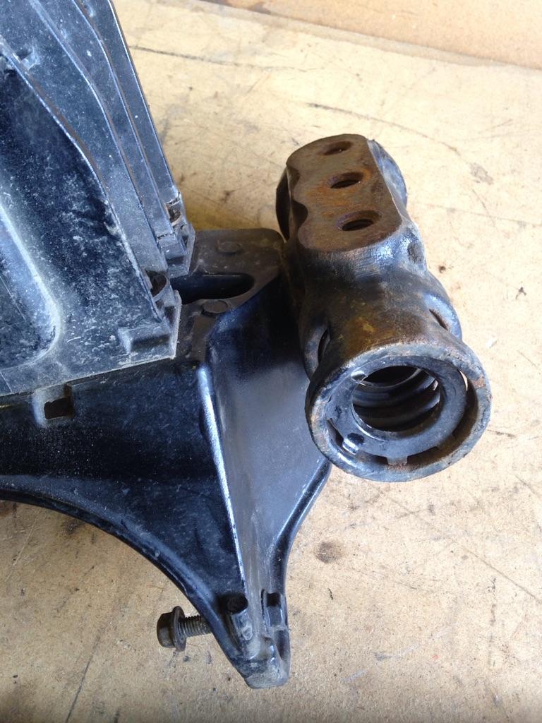 2016 Freightliner Cascadia Brackets, Misc. | Payless Truck Parts