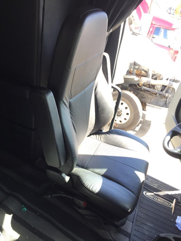 2020 Freightliner Cascadia Seat, Front Payless Truck Parts