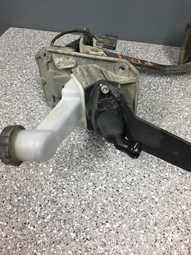 2012 Freightliner Cascadia Brake / Clutch Pedal Box Payless Truck Parts