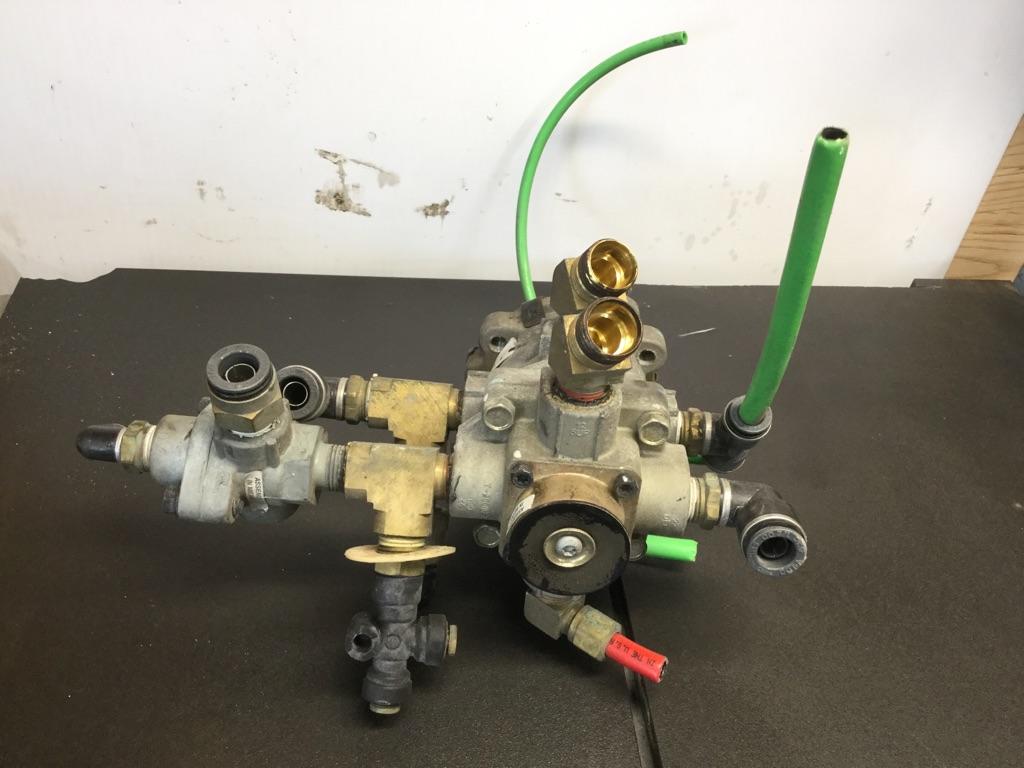 2016 Freightliner Cascadia Brake / Clutch Pedal Box Payless Truck Parts