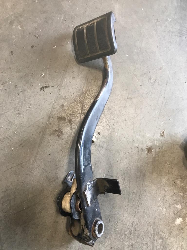 2000 Volvo Vnl64 Brake / Clutch Pedal Box Payless Truck Parts