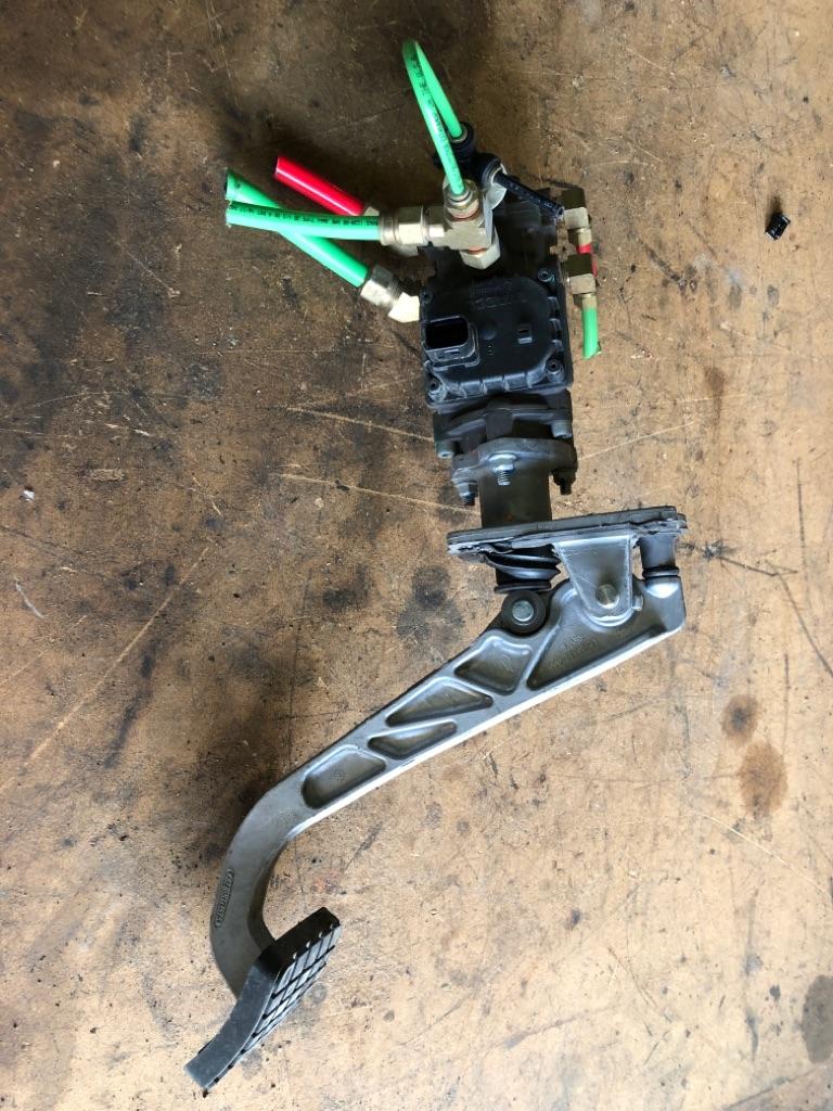 2018 Freightliner Cascadia Brake / Clutch Pedal Box Payless Truck Parts
