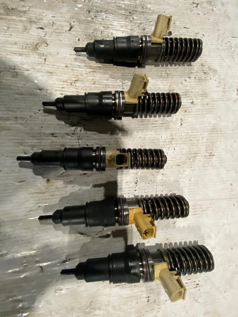 2013 Volvo D13 SCR Fuel Injector | Payless Truck Parts