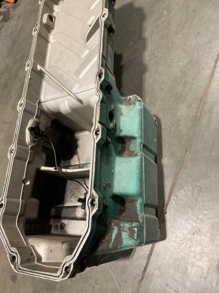Volvo Oil Pan Payless Truck Parts