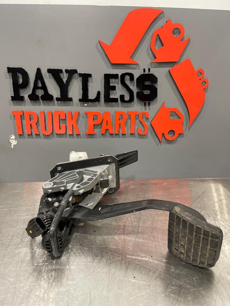 2016 Freightliner Cascadia Brake / Clutch Pedal Box Payless Truck Parts