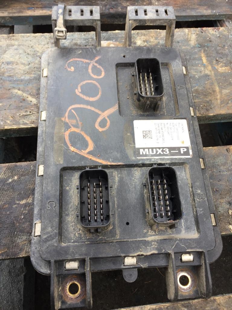 2015 Peterbilt 579 ECM ( Chassie ) Payless Truck Parts